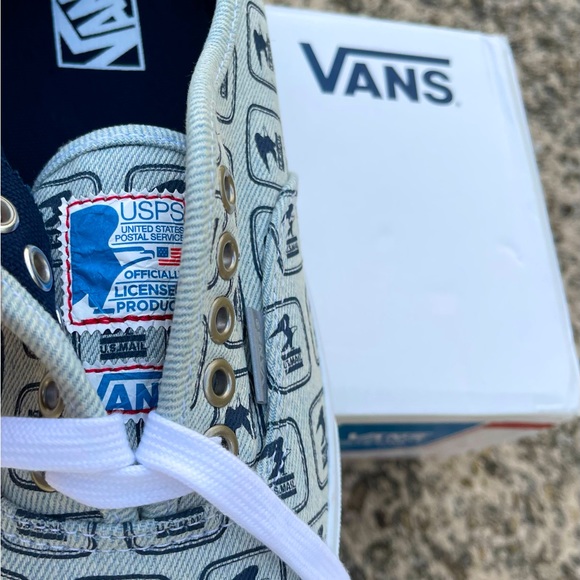 Priority Mail Vans - Picture 4 of 8